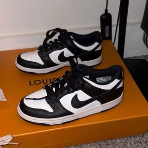 Nike Dunk Low Retro
White Black Panda 5.5Y/7W
